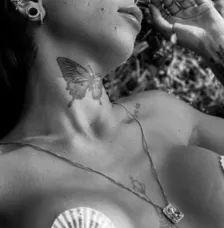 Portada de Sencillo/EP "Entre Acordes e Poesias", de Samantha Machado