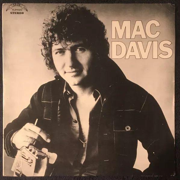Portada del álbum "Mac Davis Sings", de Mac Davis