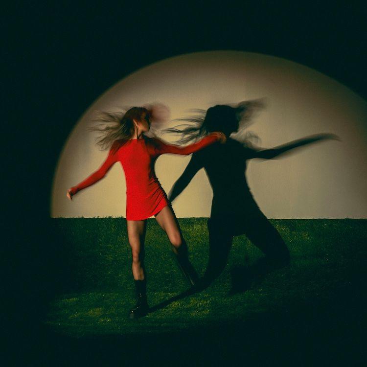 Capa do Álbum "Survival in Motion", de Taylor Acorn