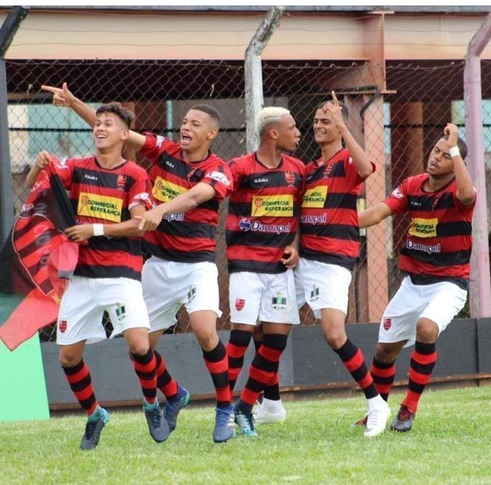 Album cover of "Hits de sucesso 2019 ?" by Saculejo