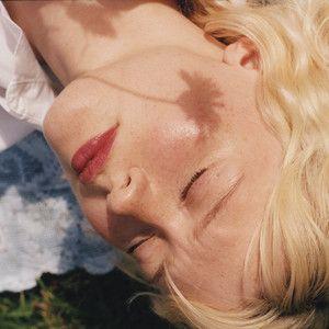 Portada de Sencillo/EP "My Regards", de Maisie Peters