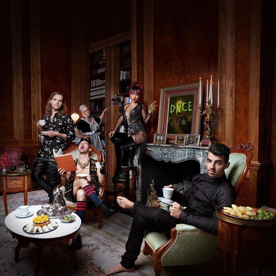 Portada de Álbum "DNCE", de DNCE
