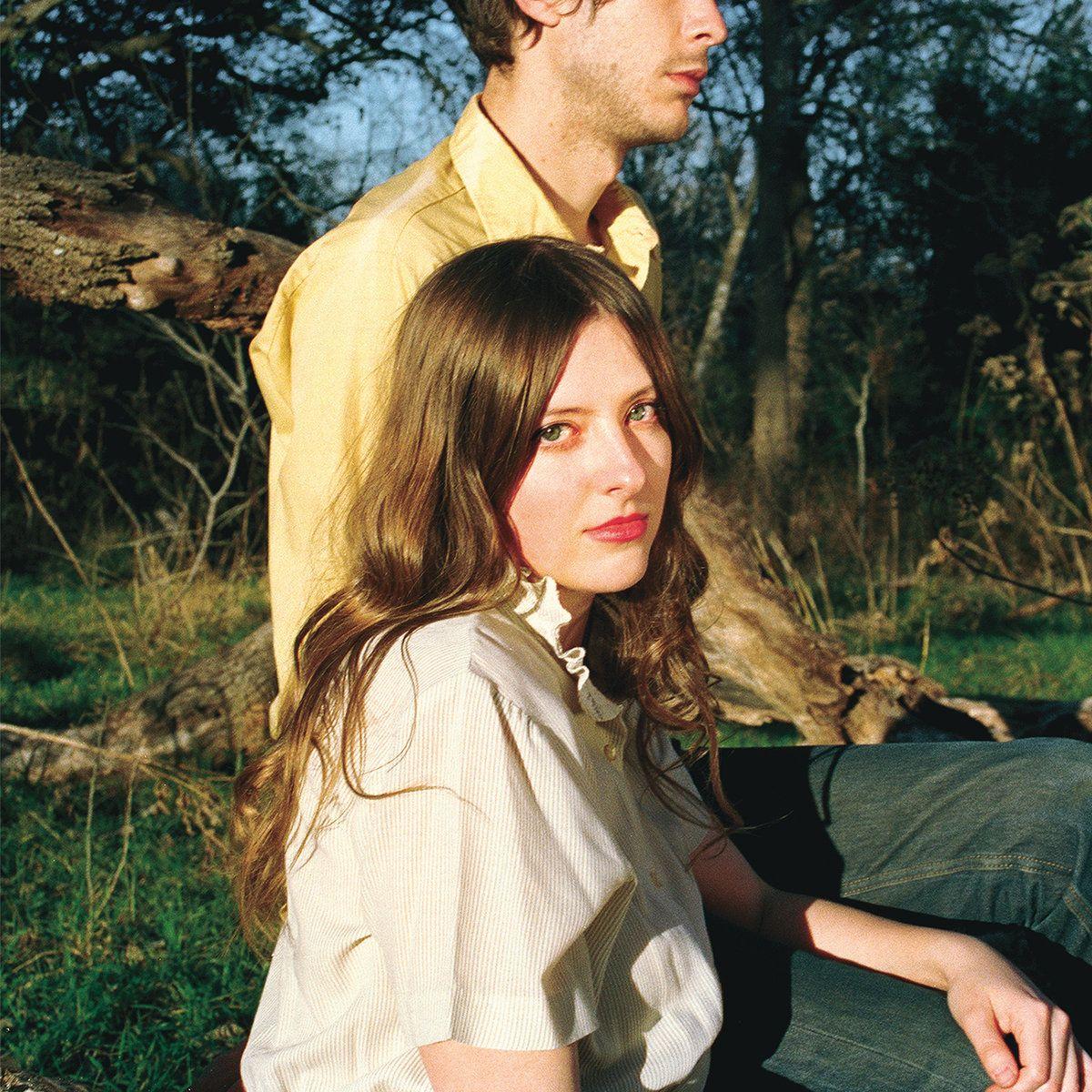 Capa do Álbum "First Flower", de Molly Burch