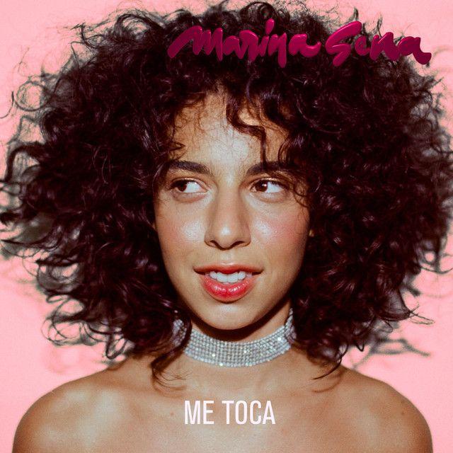 Portada del álbum "Me Toca", de Marina Sena