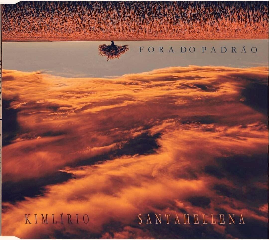 Capa do Álbum "Fora do Padrão", de Santa Hellena