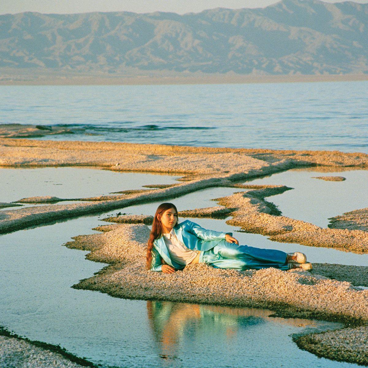 Portada de Álbum "Front Row Seat To Earth", de Weyes Blood