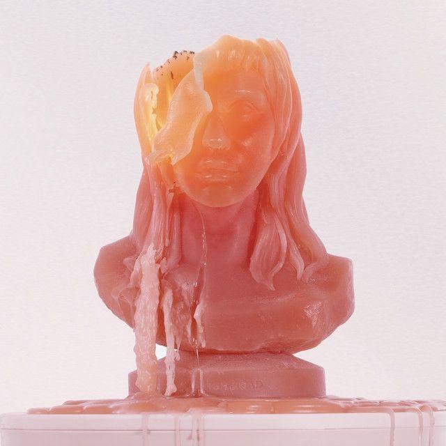 Capa do álbum "Tonight", de Kesha