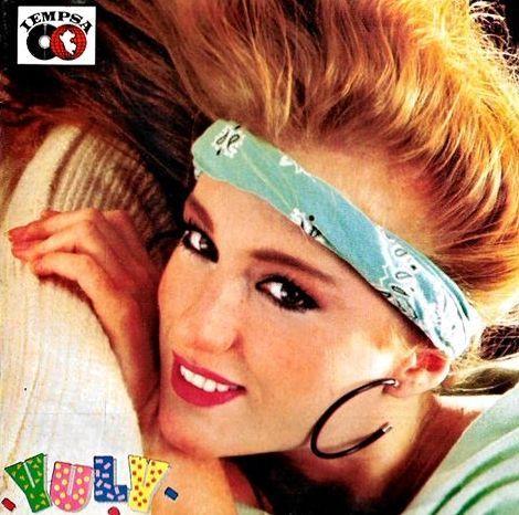 Capa do Álbum "Los Exitos", de Yuly