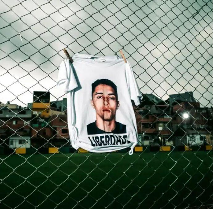 Portada de Sencillo/EP "Liberdade (part. Mc Lipi, Salvador Da Rima, Mc Kadu e Gustavo Martins)", de MC Leozinho ZS