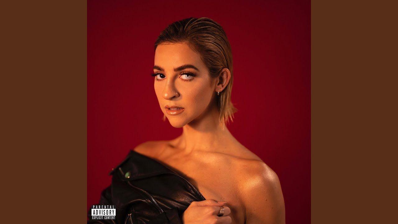 Portada de Sencillo/EP "BAD KARMA", de Gabbie Hanna