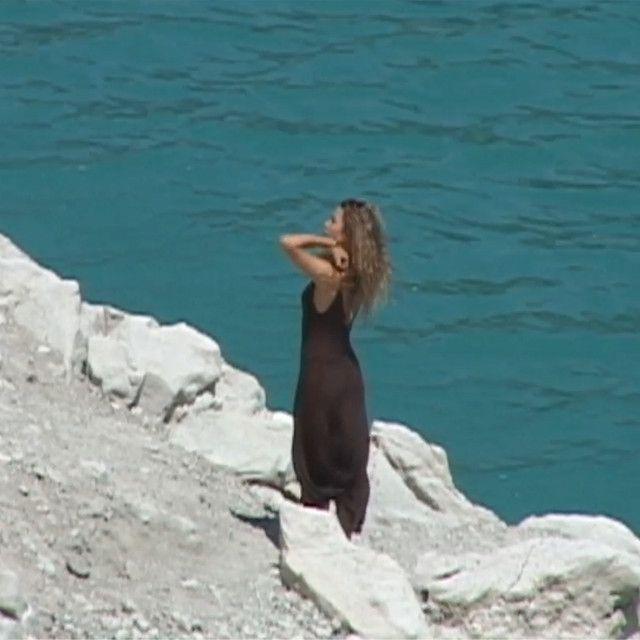 Portada de Sencillo/EP "Call It Love", de Nilüfer Yanya