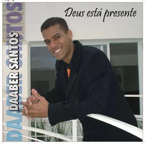 Portada de Álbum "Deus Está Presente", de Daaber Santos
