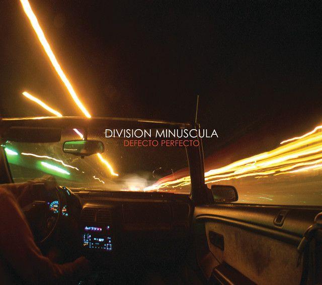 Portada de Álbum "Defecto Perfecto", de Division Minuscula