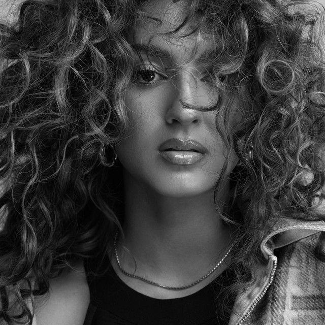 Portada de Álbum "TORI. (+ a lil more)", de Tori Kelly