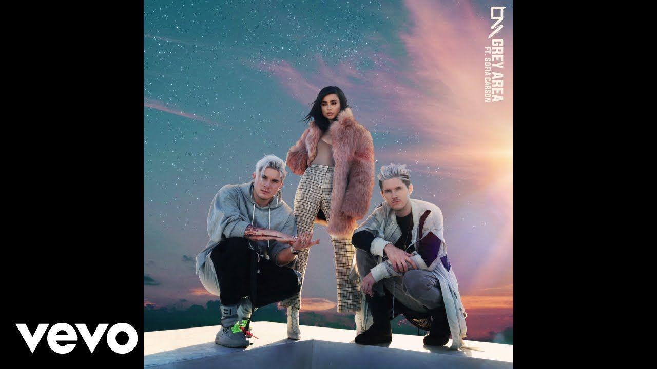 Capa do álbum "Grey Area", de Sofia Carson