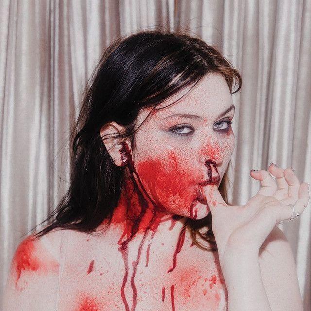 Portada del álbum "leave me for dead", de GAYLE