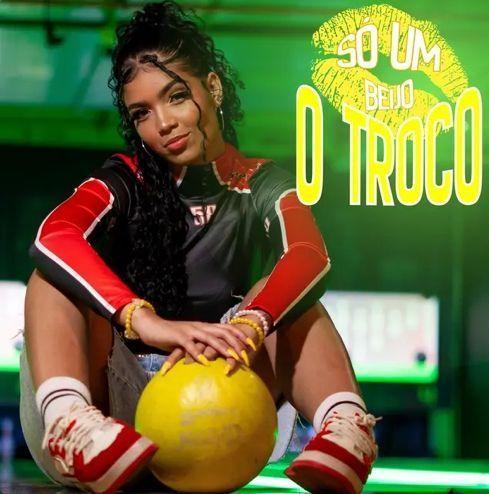 Capa do Single/EP "Só Um Beijo (O Troco)", de Evy