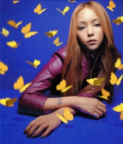 Capa do álbum "Genius 2000", de Namie Amuro