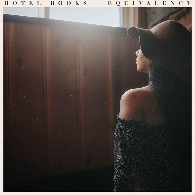 Portada de Álbum "Equivalency", de Hotel Books