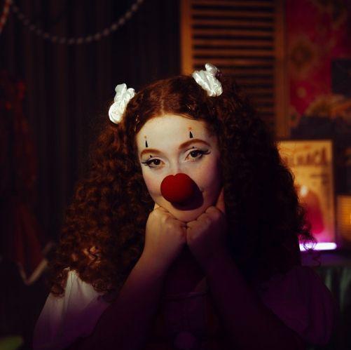 Capa do álbum "Máscaras", de Bea Duarte