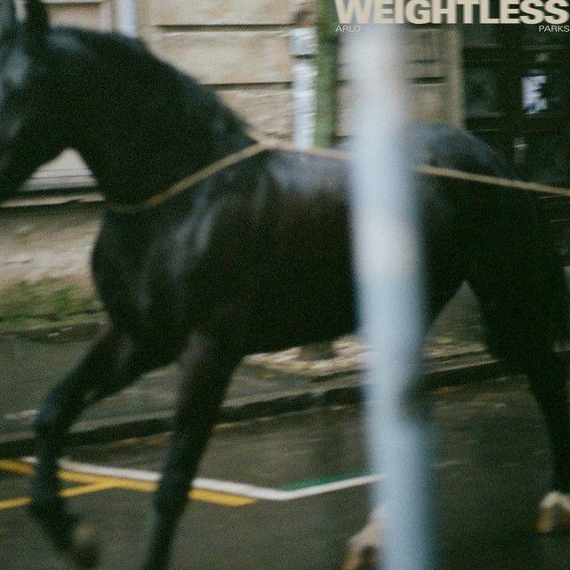 Portada del álbum "Weightless", de Arlo Parks