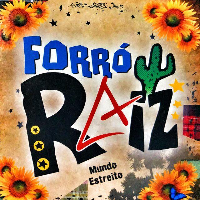 Portada de Álbum "Mundo Estreito", de Forró Raiz