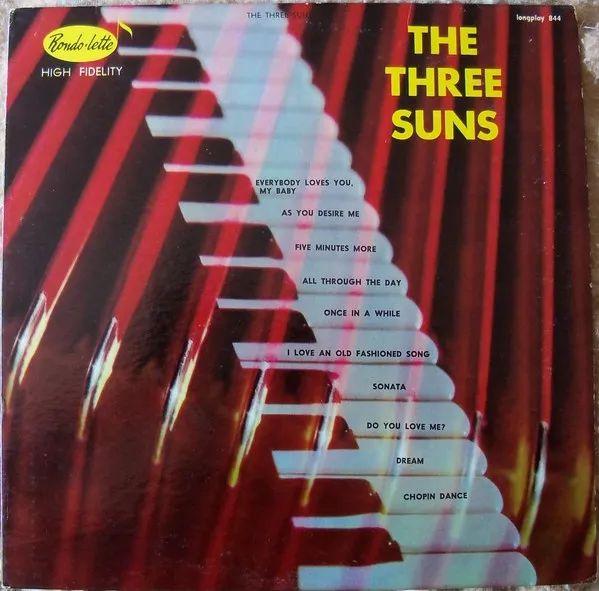 Capa do álbum "The Three Suns", de The Three Suns