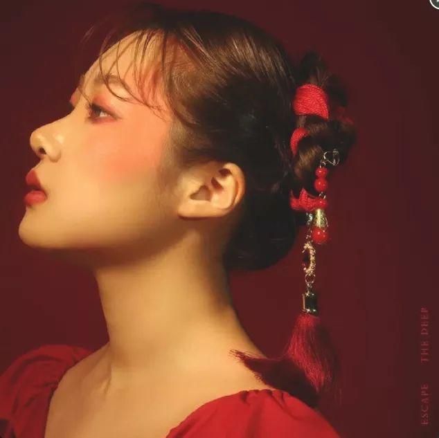 Single/EP cover of "Escape" by The Deep (더딥)