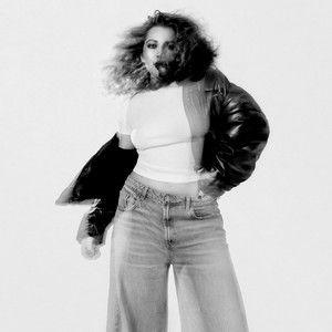 Portada de Álbum "ANTI ROMÂNTICA", de Hellaylah