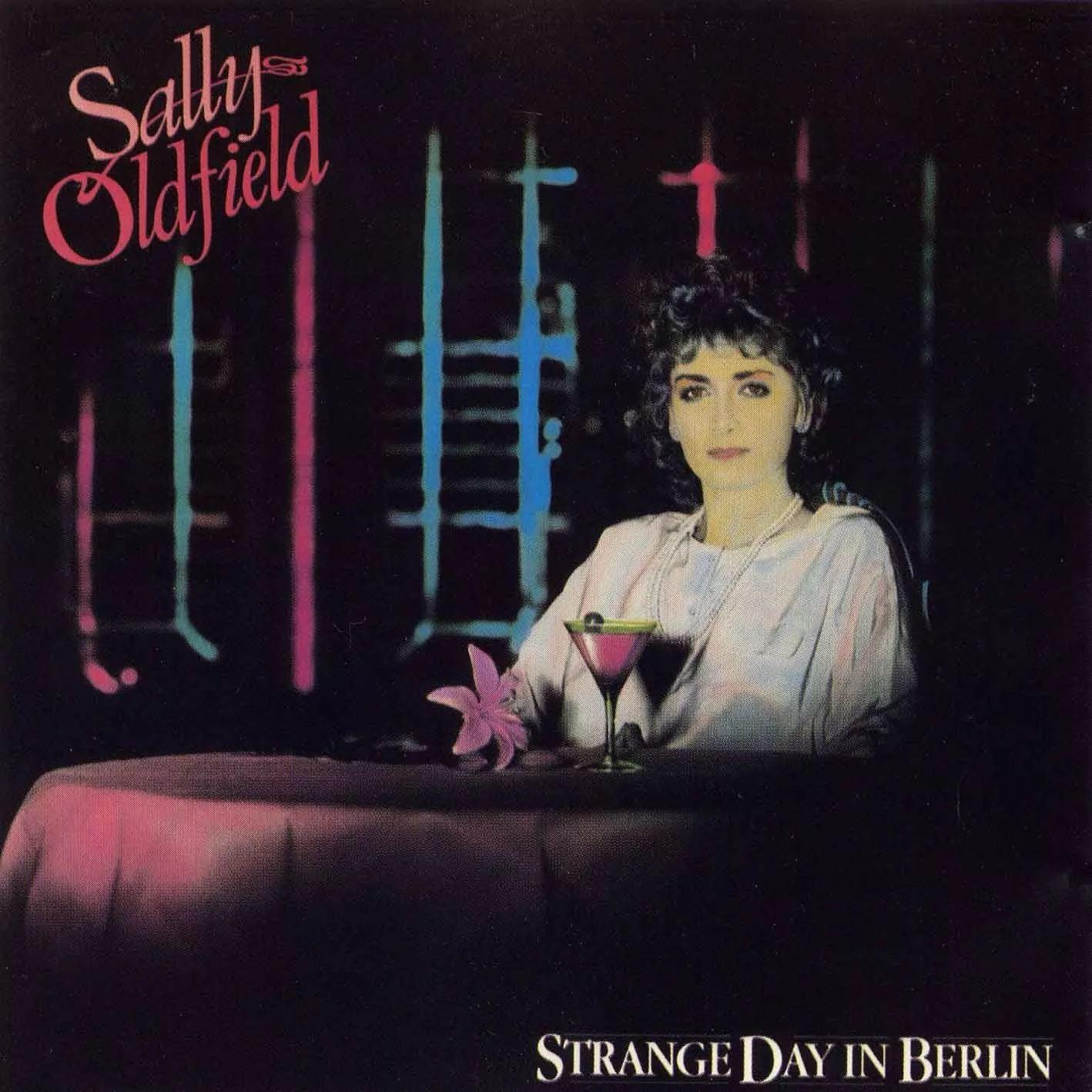 Portada de Álbum "Strange Day In Berlin", de Sally Oldfield