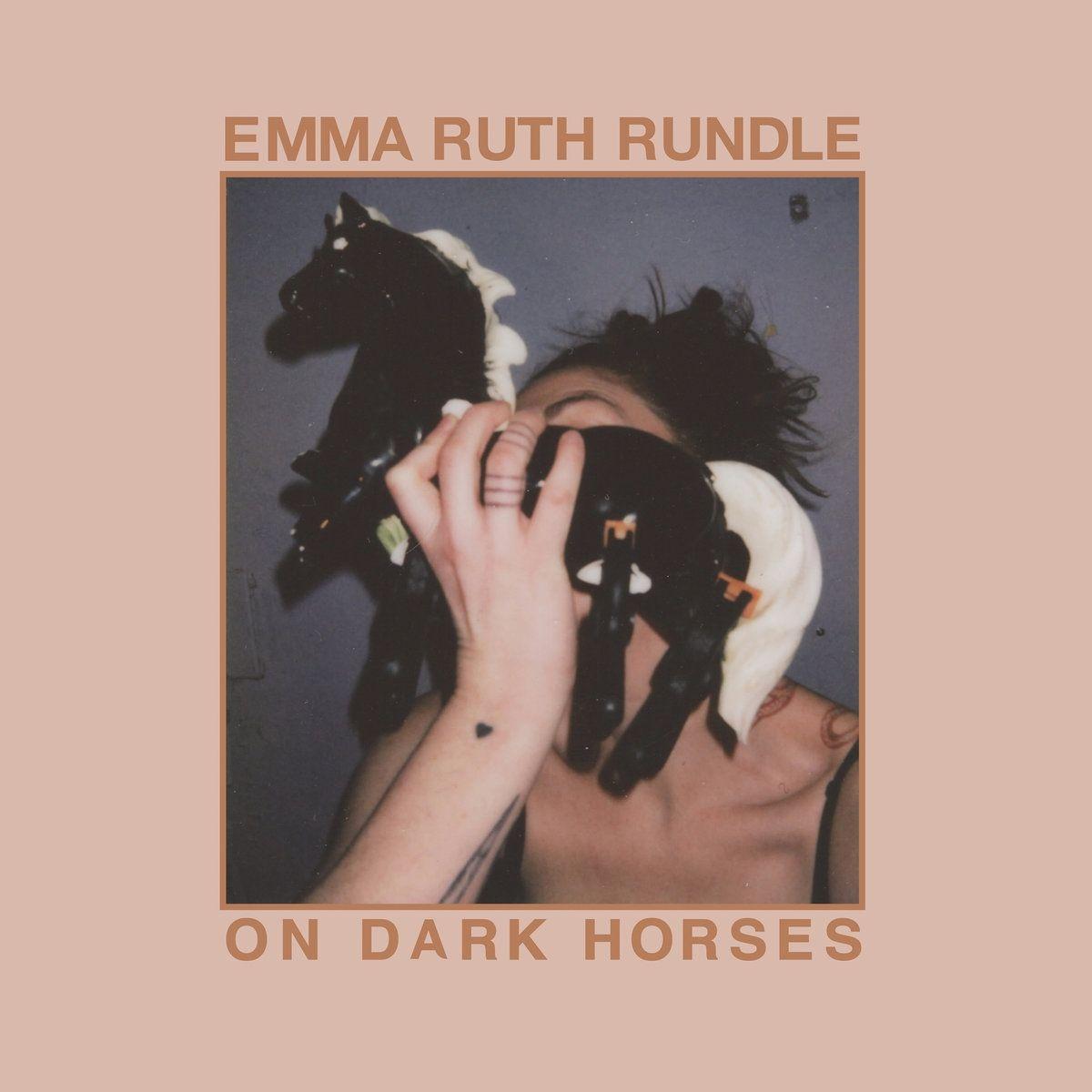 Portada de Álbum "On Dark Horses", de Emma Ruth Rundle