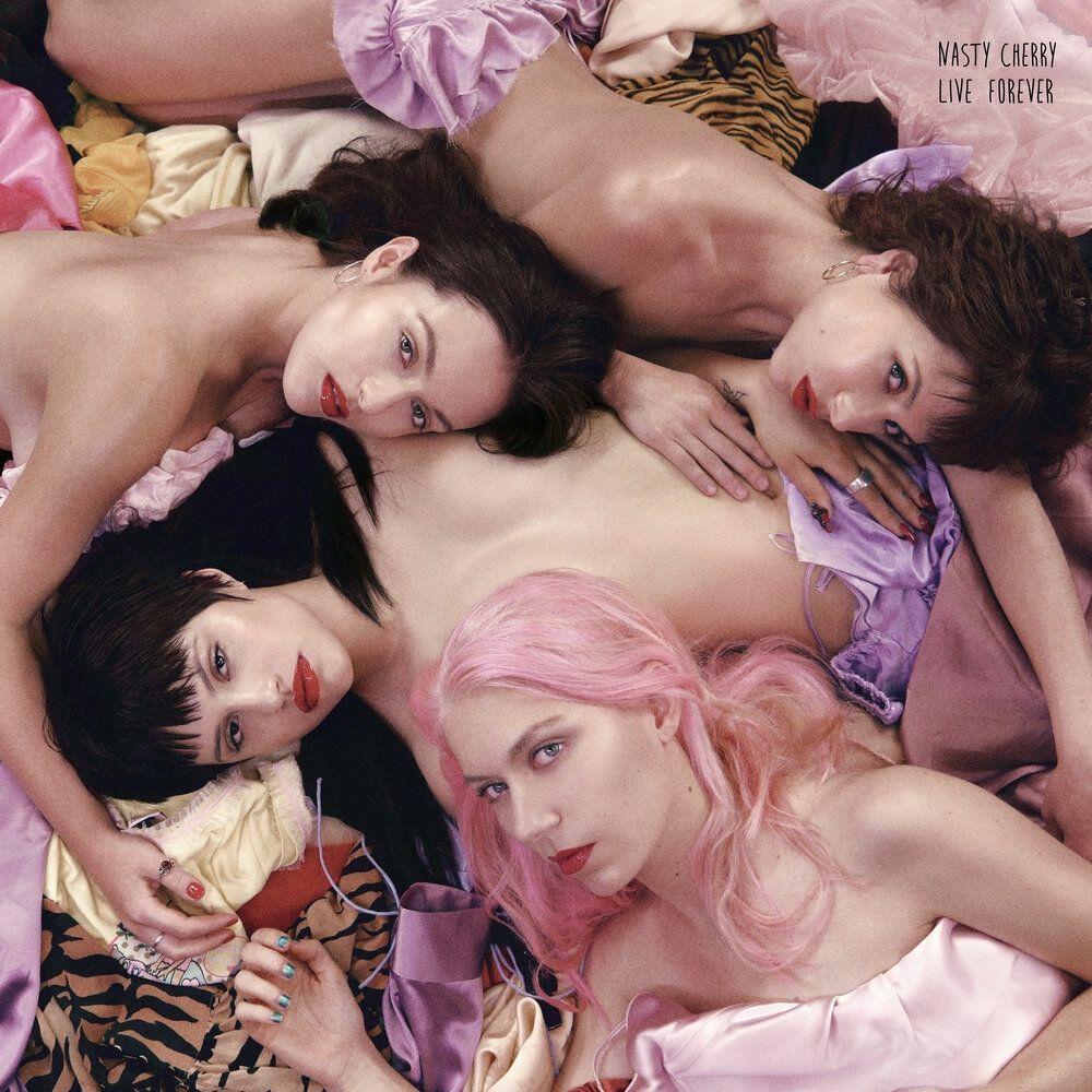 Capa do Single/EP "Live Forever", de Nasty Cherry
