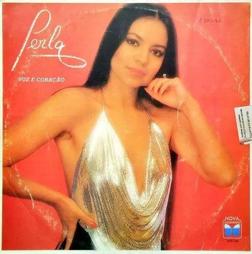 Capa do Álbum "Voz e Coração", de Perla