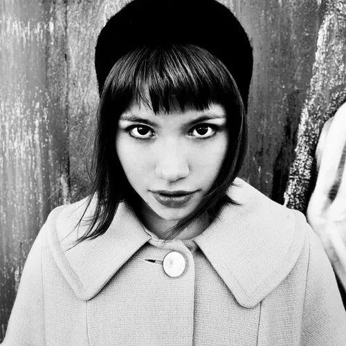 Capa do Single/EP "Curious Parcel", de Deidre & The Dark