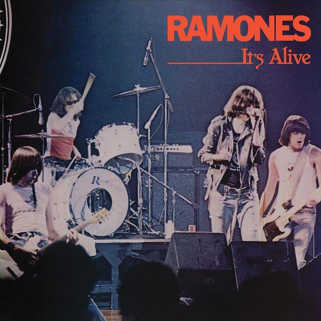 Album cover of "It's Alive " by Ramones