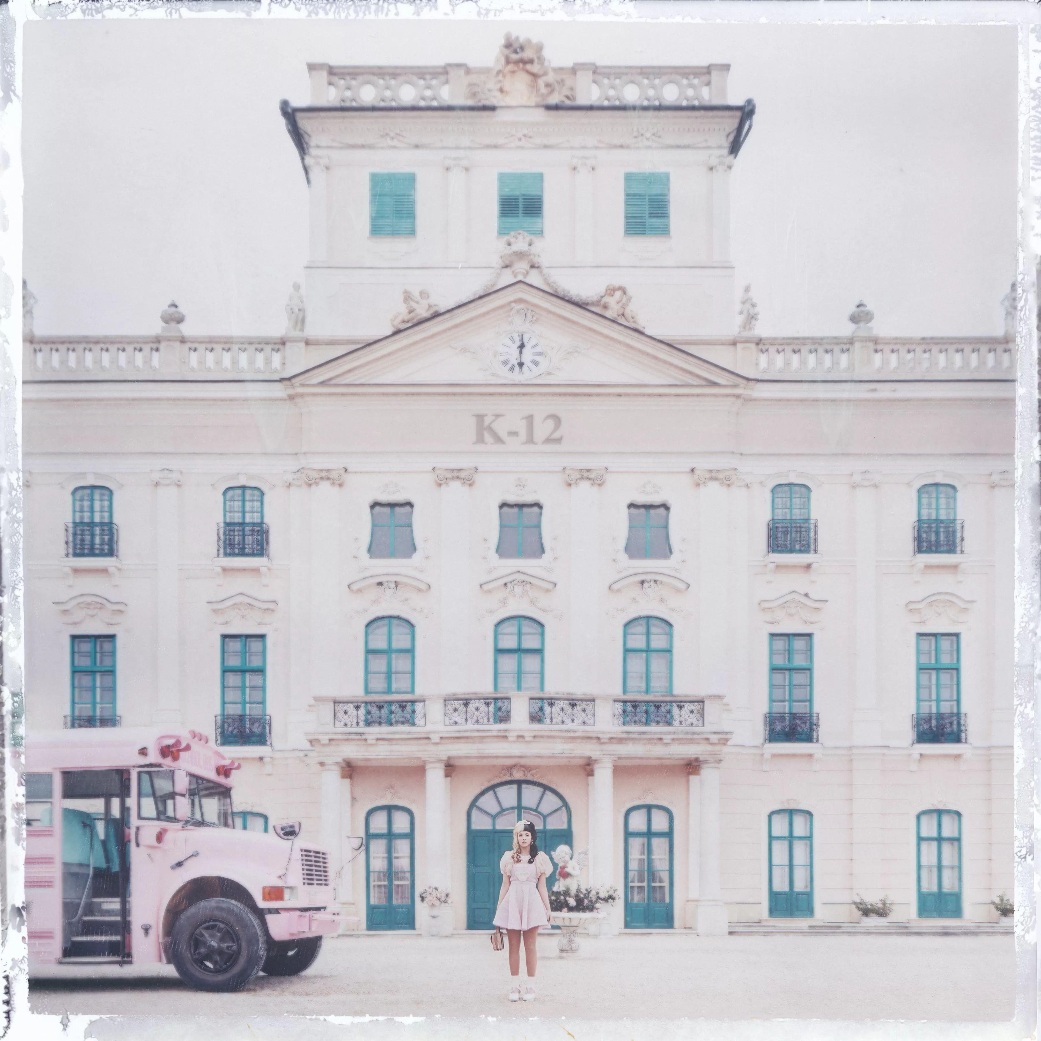 Capa do Álbum "K-12", de Melanie Martinez