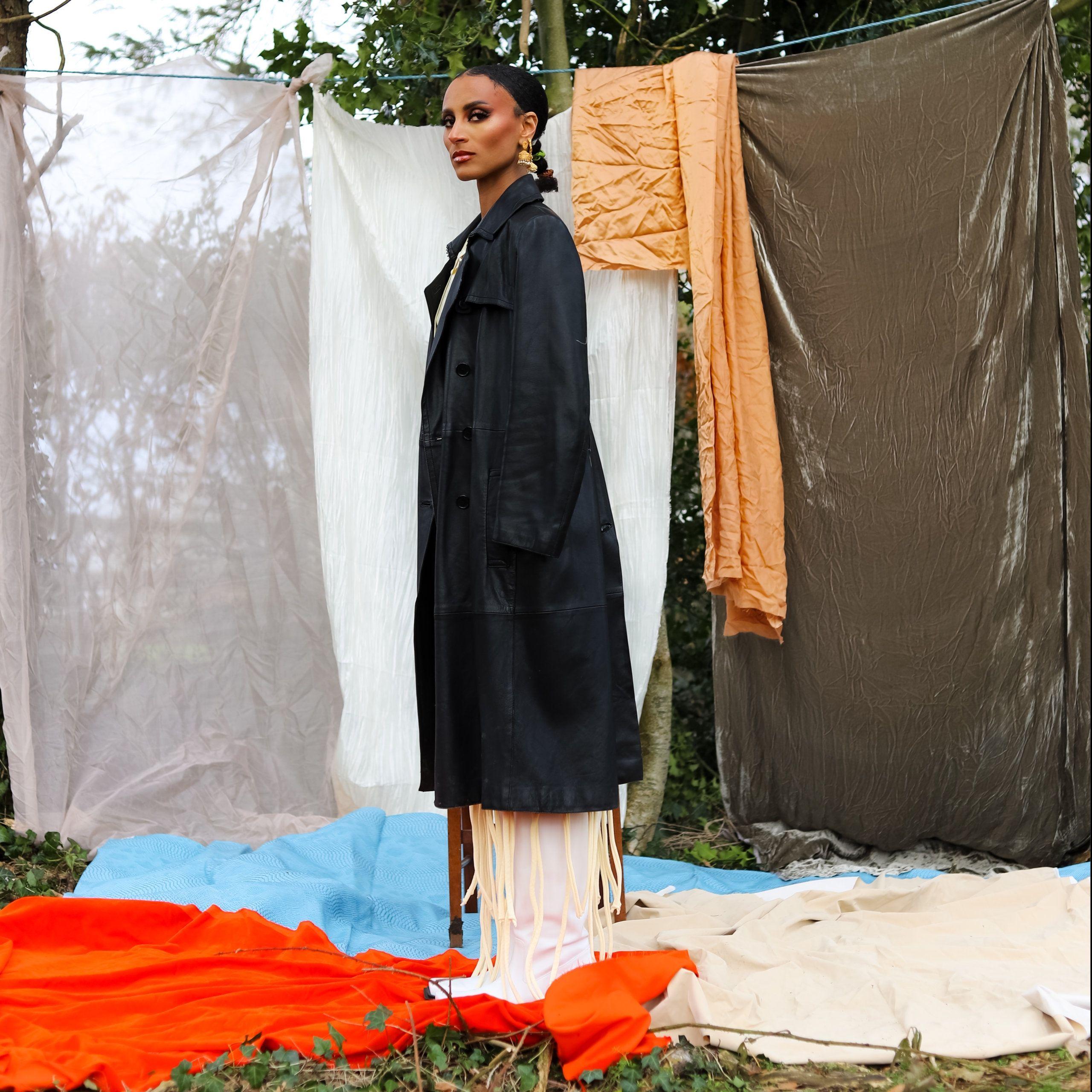 Capa do Single/EP "The Body to the Soul", de Loah