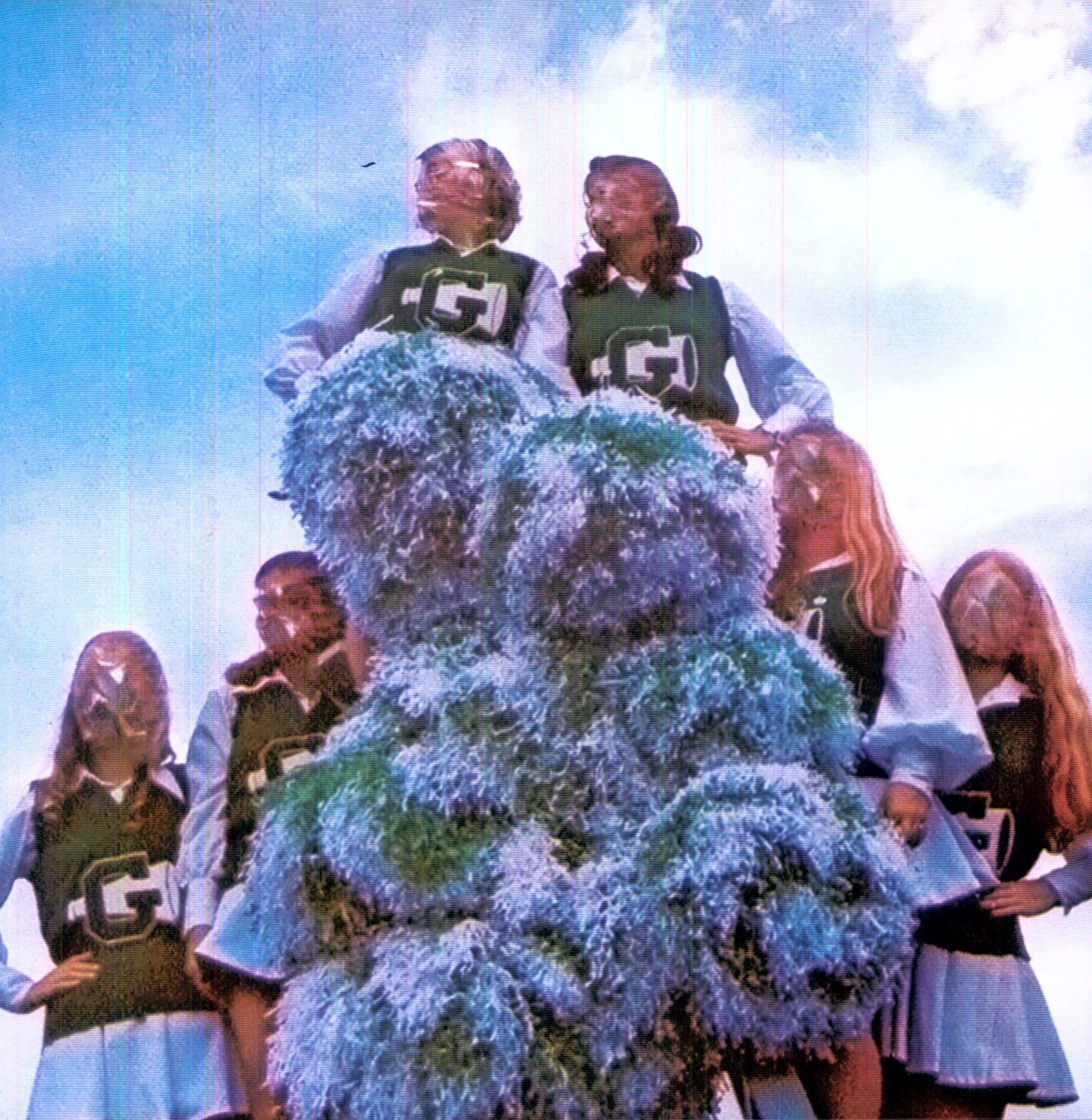 Capa do Álbum "Treats", de Sleigh Bells