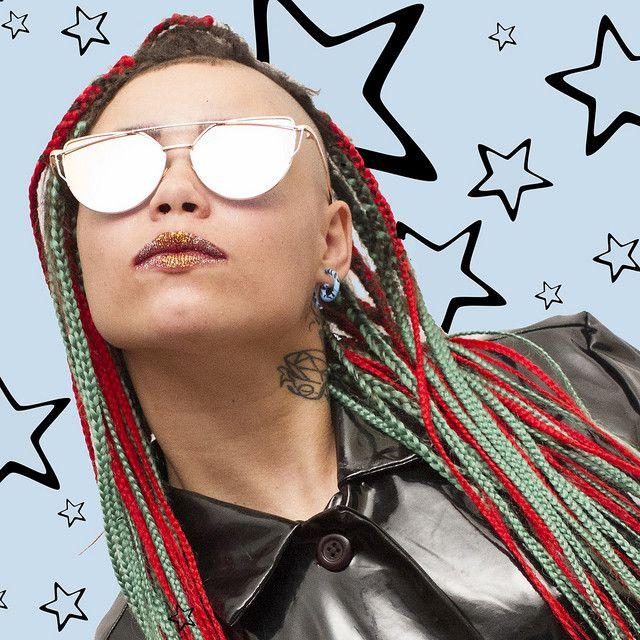 Portada de Álbum "A Coragem Vem do Berço", de Thiala Arlequina