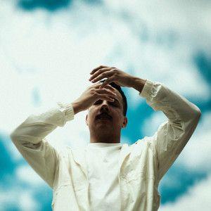 Capa do Álbum "NOS BRAÇOS DO AMANHÃ", de Arthur Martins