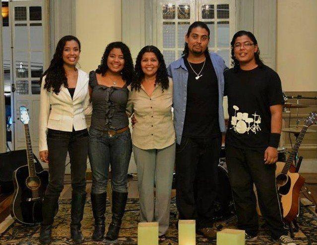 Capa do Álbum "Encontro Acústicos", de Maria Araújo