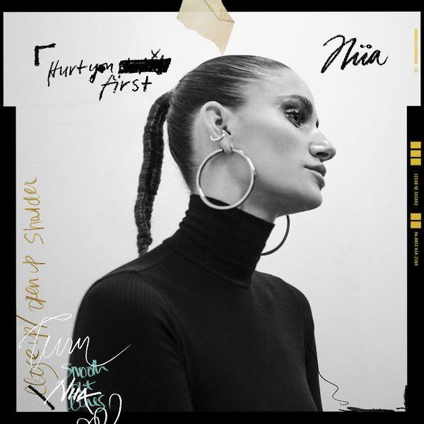 Capa do Álbum "I", de Niia