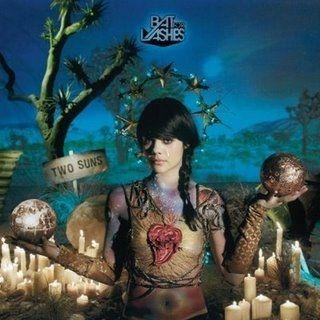 Capa do Álbum "Two Suns", de Bat For Lashes
