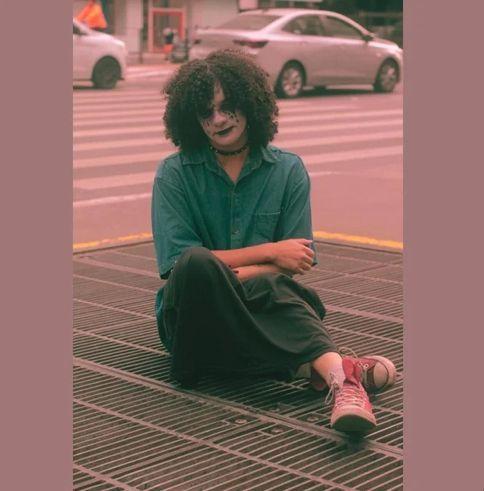 Portada de Sencillo/EP "Manifesto Maníaco ", de Naomi e Seus Delírios