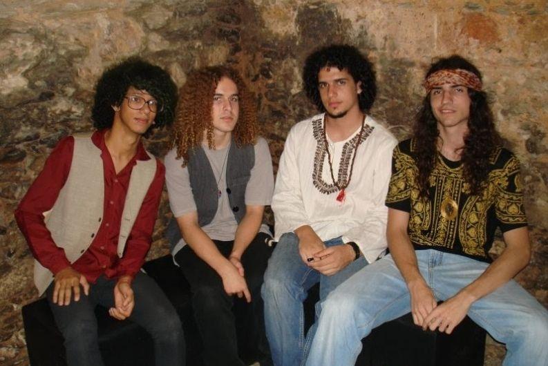 Capa do Álbum "Absinto Muito", de Absinto Muito