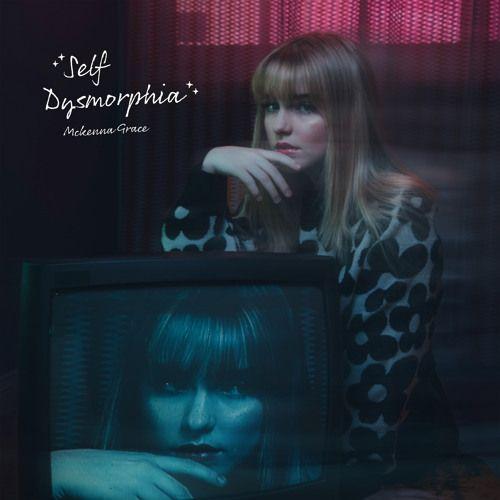 Capa do álbum "Self Dysmorphia", de McKenna Grace