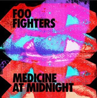 Portada del álbum "Medicine At Midnight", de Foo Fighters