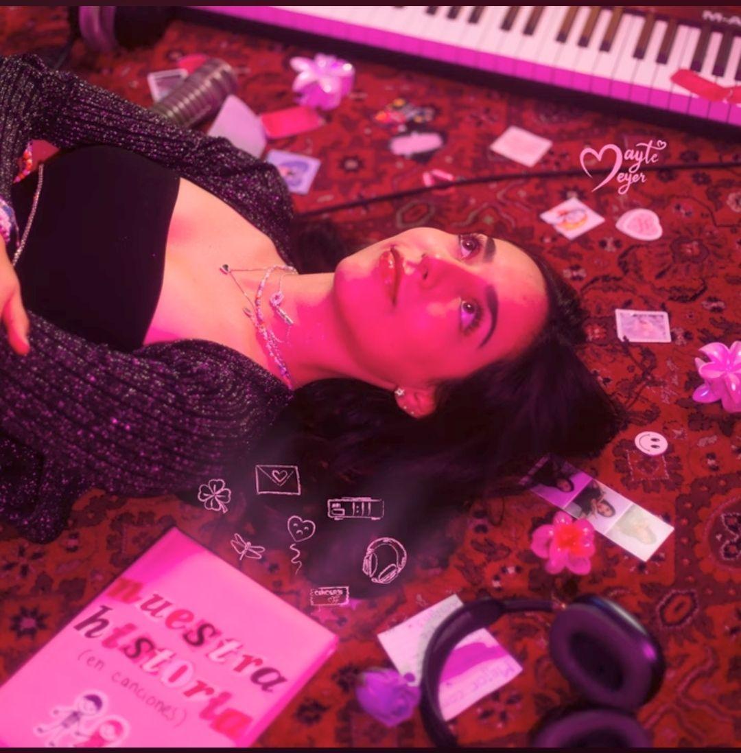 Portada de Sencillo/EP "NUESTRA HISTORIA (en canciones)", de Mayte Meyer