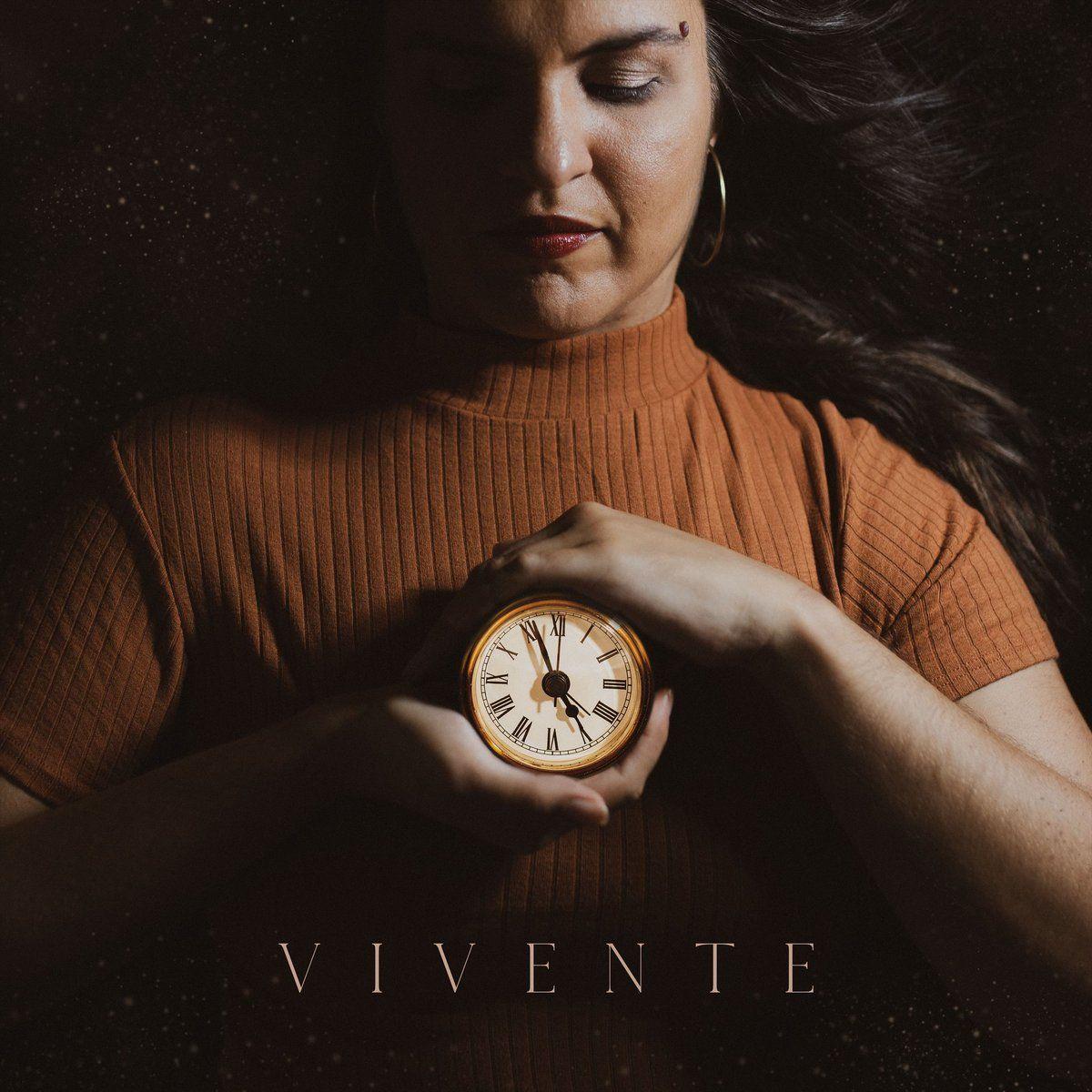 Portada de Álbum "VIVENTE", de Ana Heloysa