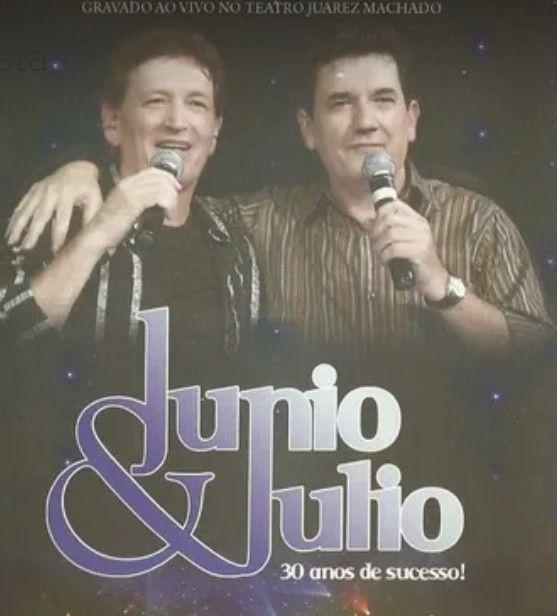 Capa do Álbum "30 Anos De Sucesso", de Junio e Julio